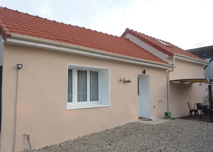 10Km To Disneyland - Terrace Parking & Sleeps 4