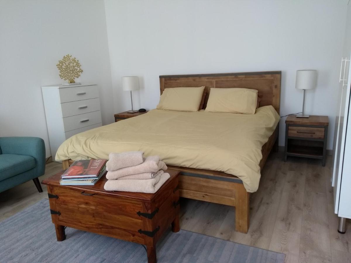 Hébergement de vacances 10km To Disneyland - Terrace Parking & Sleeps 4 *