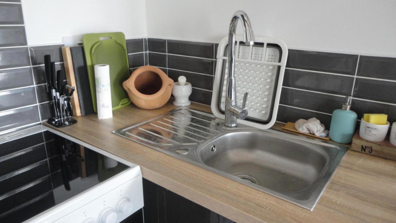 10km To Disneyland - Terrace Parking & Sleeps 4