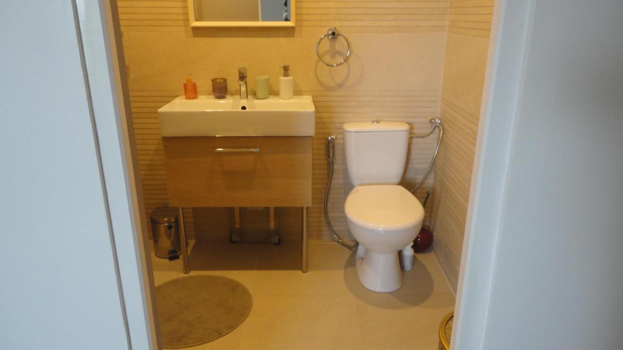 10km To Disneyland - Terrace Parking & Sleeps 4 Hébergement de vacances *