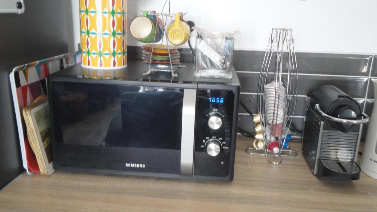 Hébergement de vacances 10km To Disneyland - Terrace Parking & Sleeps 4 *