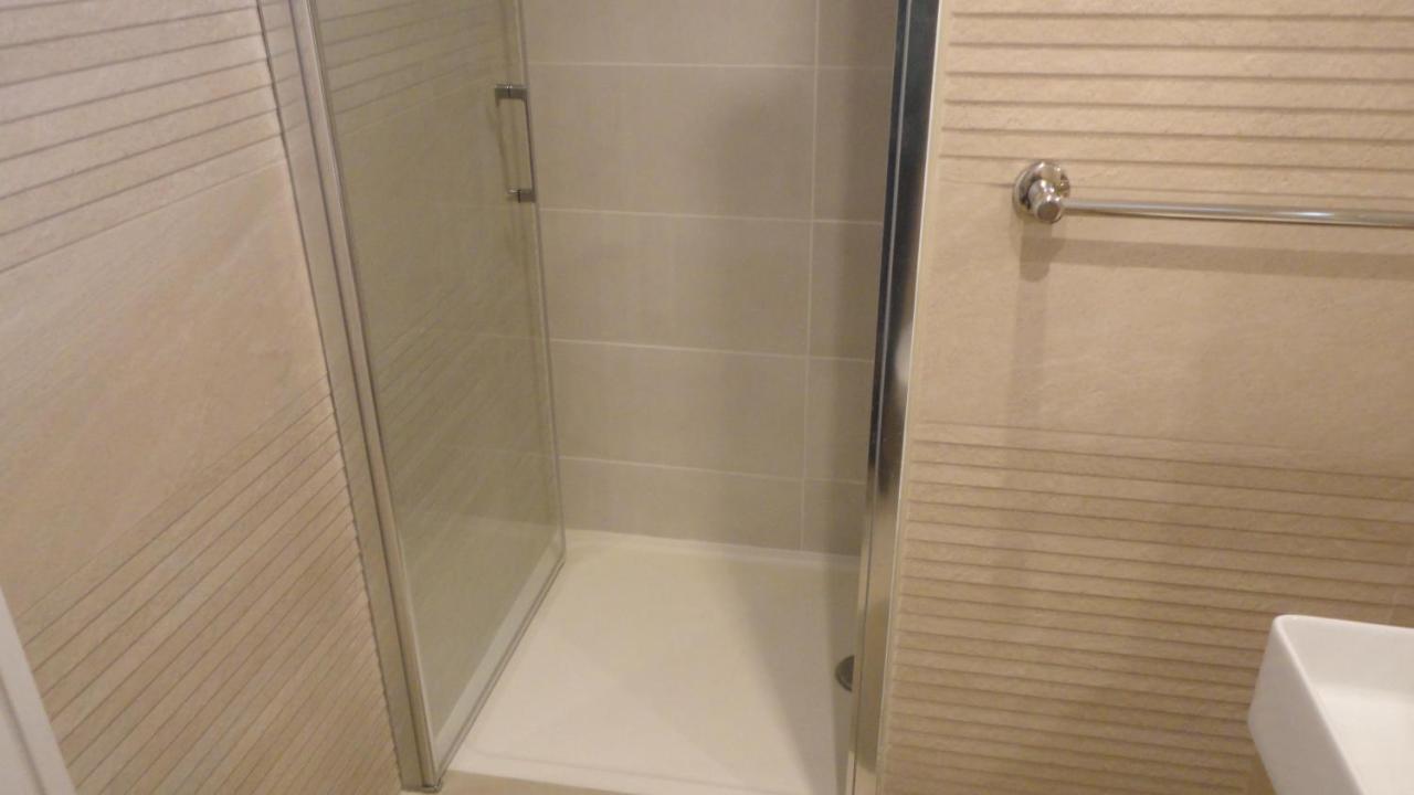 Hébergement de vacances 10km To Disneyland - Terrace Parking & Sleeps 4 *